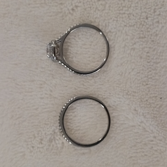 Women's CZ 2 piece wedding set - Picture 4 of 8